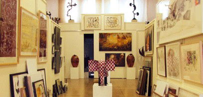 Australian Galleries - Roylston Street - Inverell Accommodation 2