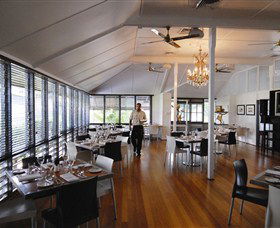Char Restaurant At Admiralty - Inverell Accommodation 4