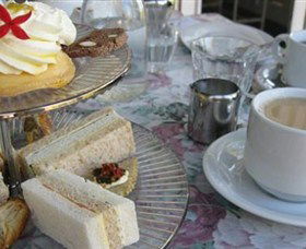 Afternoon Tea At Burnett House - Inverell Accommodation 2