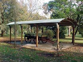 Umpherston Sinkhole - Inverell Accommodation 2