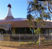 McFeeters Motor Museum and Visitor Information Centre - Inverell Accommodation