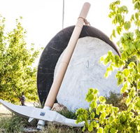 The Big Gold Pick and Pan - Inverell Accommodation