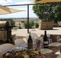 Toms Waterhole Wines - Inverell Accommodation