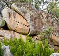 Frog Rock - Inverell Accommodation