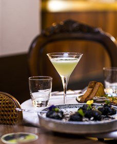 Parlour Wine Room - Inverell Accommodation 2