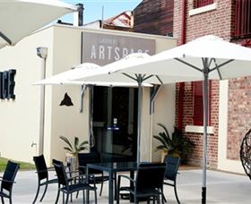 Gatakers Building - Inverell Accommodation 0