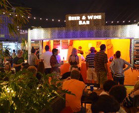 Eat Street Markets - Inverell Accommodation 2
