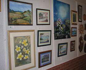 Clock Tower Gallery - Inverell Accommodation 1