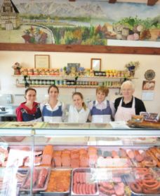 Mentges Master Meats - Inverell Accommodation 0