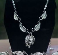 Australian Wildflower Jewellery Gallery - Inverell Accommodation