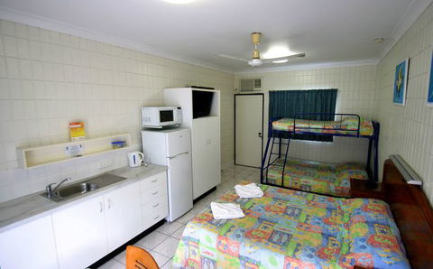Tropical Palms Inn - Inverell Accommodation 2