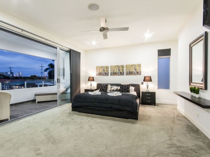 Broadbeach Waters QLD Inverell Accommodation