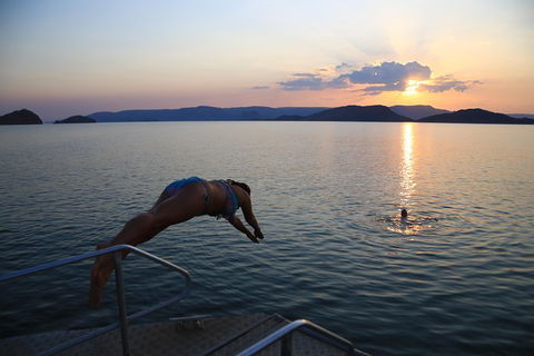Lake Argyle Sunset Magic Cruise Departing Lake Argyle - Inverell Accommodation 1