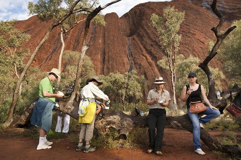 Full Uluru Base Walk At Sunrise Including Breakfast - Inverell Accommodation 0
