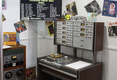 Australian Country Music Hall Of Fame - Inverell Accommodation 2