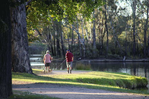 Lake Benalla - Inverell Accommodation 0