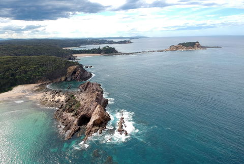 Snorkelling Guerilla Bay - Inverell Accommodation 1
