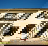 Wivenhoe House - Inverell Accommodation