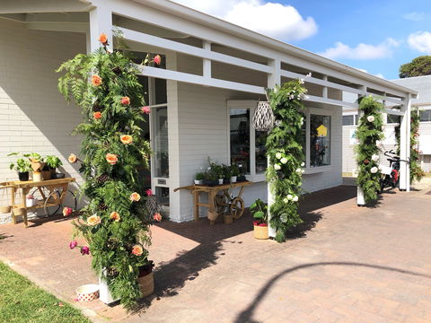 Robe Flower School - Inverell Accommodation 1