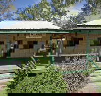 Lenroy Slab Hut - Inverell Accommodation