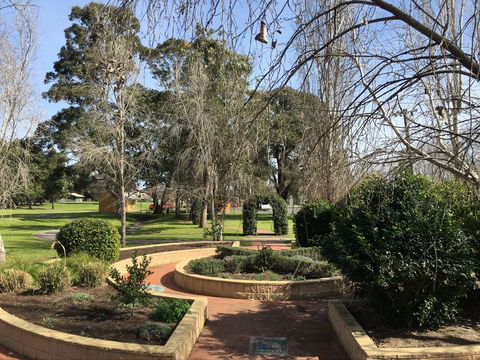 Curry Reserve - Inverell Accommodation 0