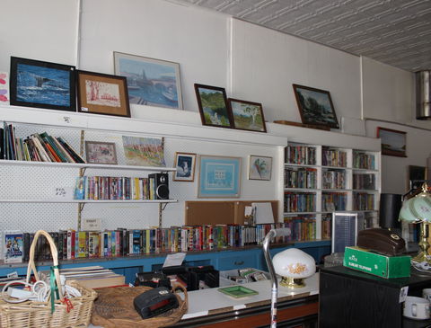 Holbrook Anglican Op-shop - Inverell Accommodation 1