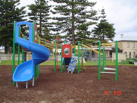 Susan Wilson Memorial Playground - Inverell Accommodation 2