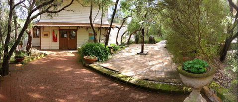 Yallingup Galleries - Inverell Accommodation 0