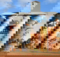 Riverina Outdoor Art Trail - Inverell Accommodation