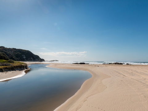 Kylies Beach - Inverell Accommodation 0