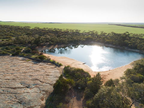 Polda Rock Reserve - Inverell Accommodation 1