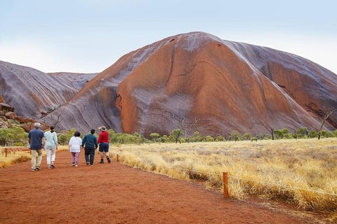Explore Uluru: 7 Hours Guide Tour At Sunrise With Light Breakfast - Inverell Accommodation 5