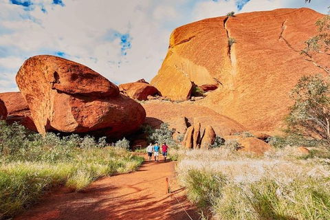 Explore Uluru: 7 Hours Guide Tour At Sunrise With Light Breakfast - Inverell Accommodation 2