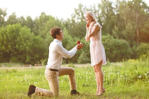 Romance Aircraft Flight + Scenic Tour + 3 Course Lunch + Beer Tasting + Hamper - Inverell Accommodation 2