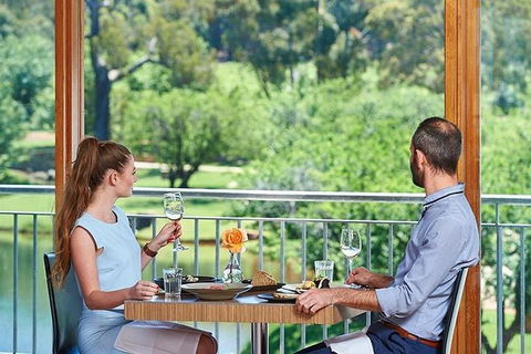 Romance Aircraft Flight + Scenic Tour + 3 Course Lunch + Beer Tasting + Hamper - Inverell Accommodation 3