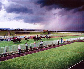 Hawkesbury Race Club - Inverell Accommodation 0