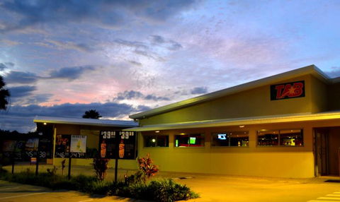 Capricorn Tavern - Inverell Accommodation 3