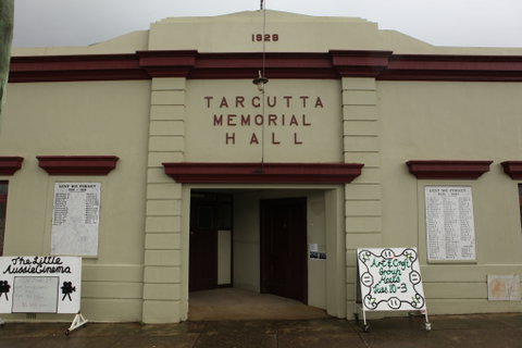 Tarcutta Markets - Inverell Accommodation 2