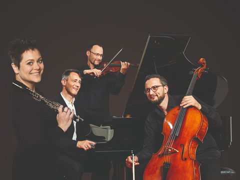 Eggner Trio And Diana Doherty - Inverell Accommodation 0