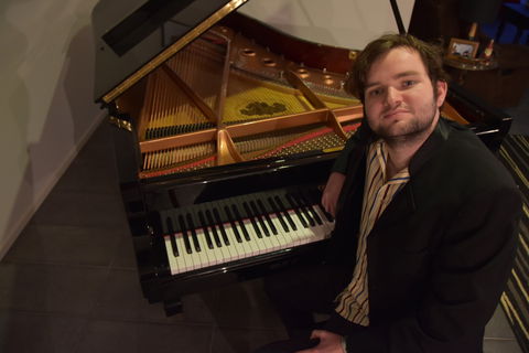 Callum Watson - Jazz Piano Live Stream - Inverell Accommodation 0