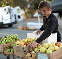 Carlton Farmers' Market - Inverell Accommodation