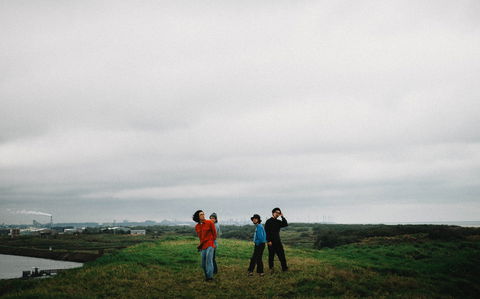 Deca Joins Australian Debut Tour - Inverell Accommodation 1