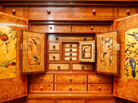 The Wonders Of The Hannah Cabinet - Inverell Accommodation 0