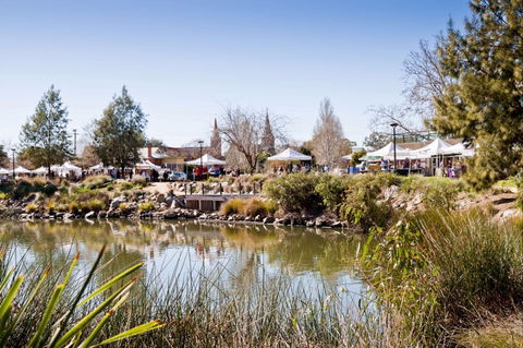 Wollundry Saturday Markets - Inverell Accommodation 0