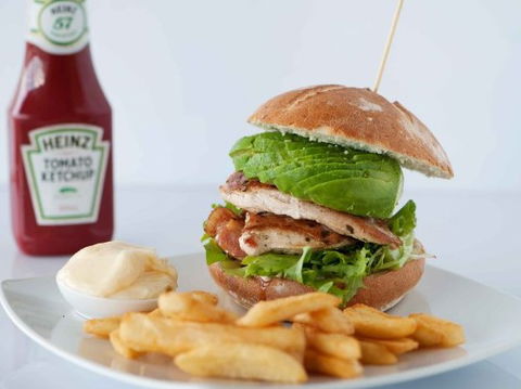 Moo Gourmet Burgers - Inverell Accommodation 2
