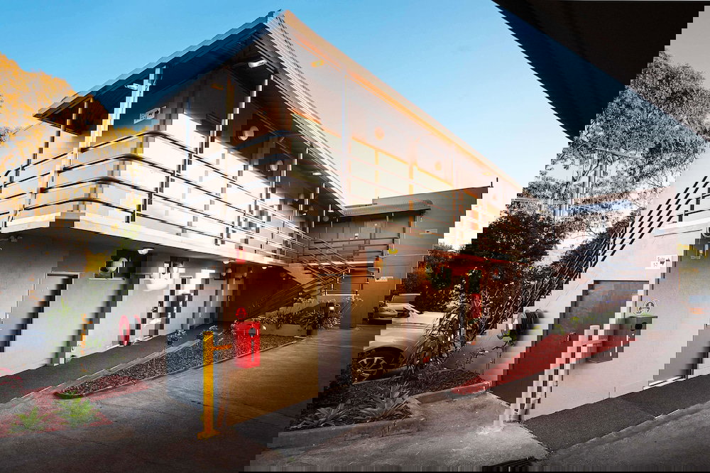 Dallas VIC Inverell Accommodation