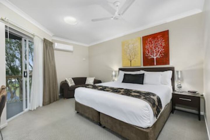 Dundathu QLD Inverell Accommodation
