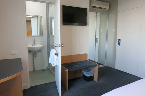 Arts Hotel - Inverell Accommodation 6
