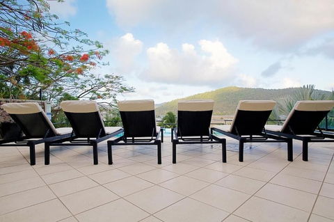 At Waterfront Whitsunday Retreat - Inverell Accommodation 3