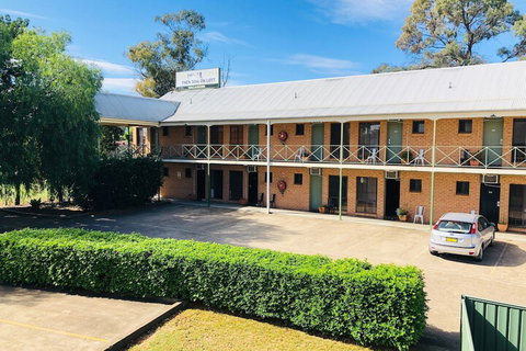 Campbelltown Colonial Motor Inn - Inverell Accommodation 2